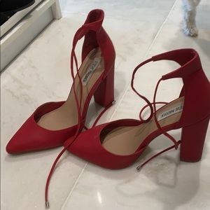 Steve Madden bow tie heels